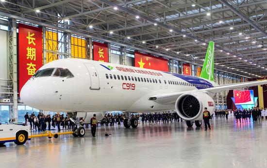 中国三大航2016年签下国产C919新购机合同总额超过200亿美元