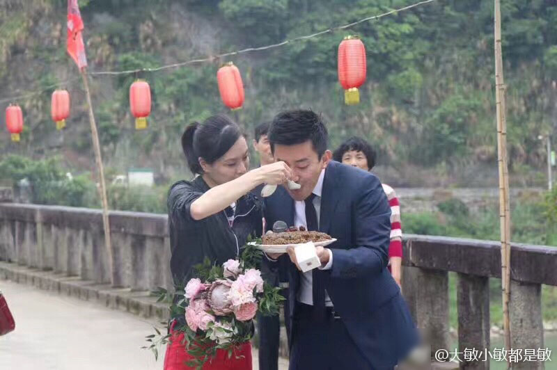 结束8年恋爱长跑！吴敏霞含泪接受张效诚求婚 网友：赶紧结婚早生贵子