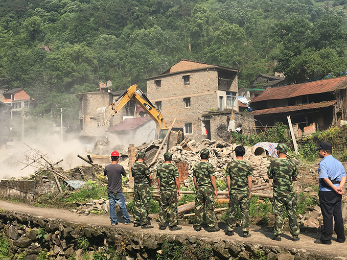 天台苍蒲坑村离险窝 全省最大地质灾害患点搬