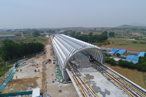 青岛地铁11号线多个车站成型 海洋元素唱大戏