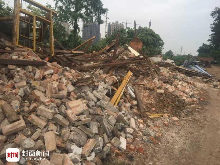 成都半夜突击拆房 几十条流浪狗被砸死 - 梅思特 - 你拥有很多,而我,只有你。。。 成都半夜突击拆房 几十条流浪狗被砸死 - 梅思特 - 你拥有很多,而我,只有你。。。