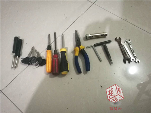 贼男被抓后哭喊:没机会跟前妻复婚了(图)