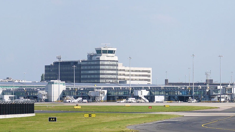 英国曼彻斯特机场航站楼因发现可疑包裹进行疏散