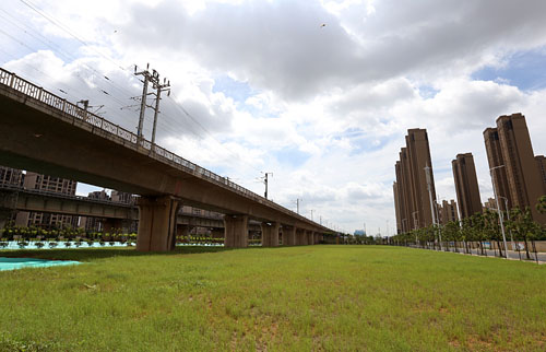向城市顽疾亮剑 南昌红谷滩新区环境整治出成
