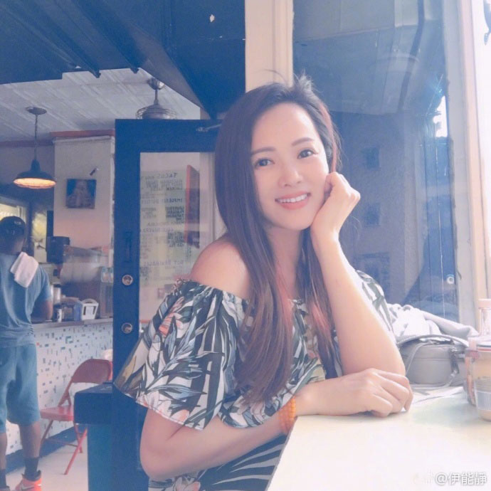7月25日,纽约,伊能静微博晒与儿子纽约游玩照,并配文:"纽约的最后