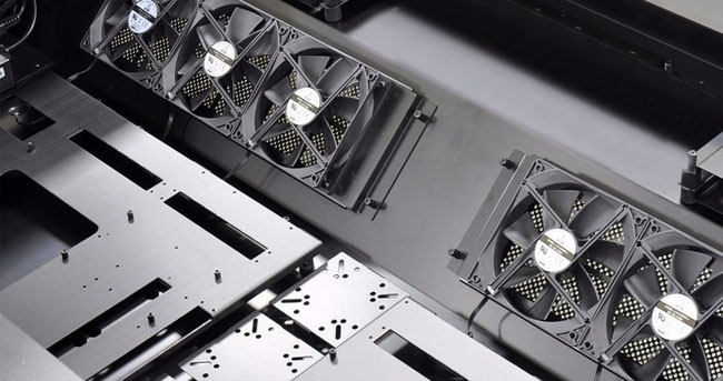 
	
售价1.4万的桌子你敢信？实际是机箱




