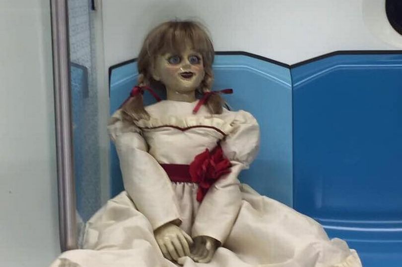 马国地铁用恐怖鬼娃吓唬乘客 逃票她就会缠着你