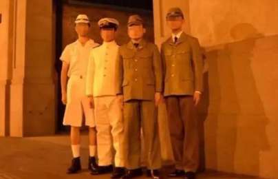 4男子着日军制服合影 上海抗日遗址纪念馆回应