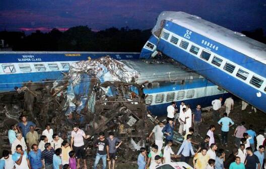 4天内连发2起脱轨事故 印度铁路委员会主席请辞
