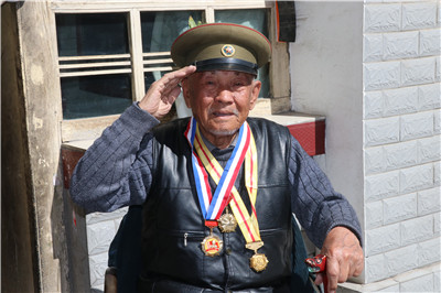 91岁老红军回延安缅怀革命战友