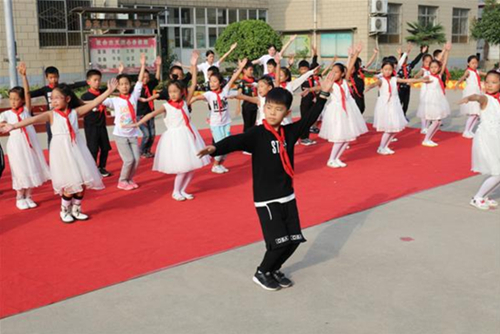 展风貌 举行七彩阳光广播体操比赛