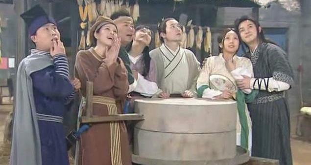 [FUN来了]美国人多爱夸人?你上厕所他夸你鞋好看_凤凰财经