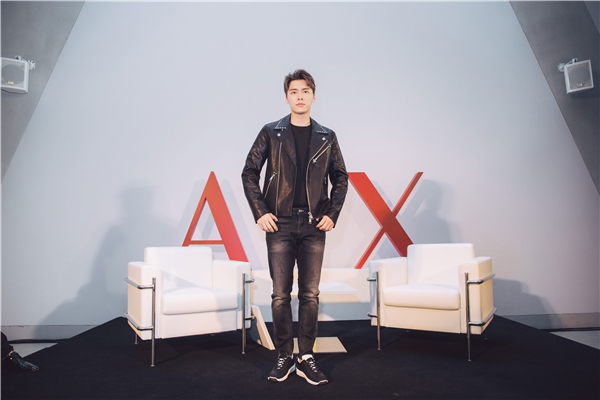 A|X Armani Exchange庆祝李易峰成为品牌代言