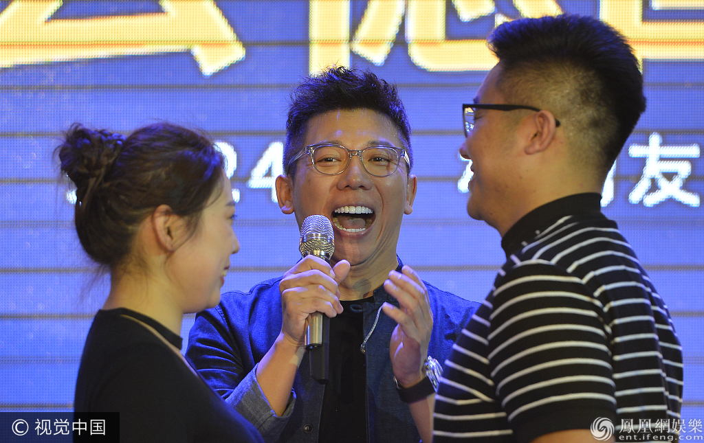 胡海泉回家乡沈阳举办歌友会,连唱二首经典歌曲《最美》和《奔跑,以