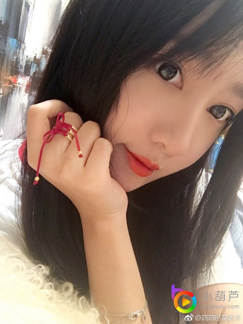 虎牙星秀女神莫妮卡 一人撑起星秀深夜档半边