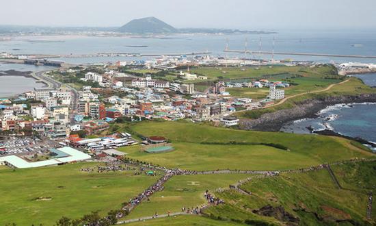中韩关系转暖 济州岛楼市重现生机：3天3000多人看房