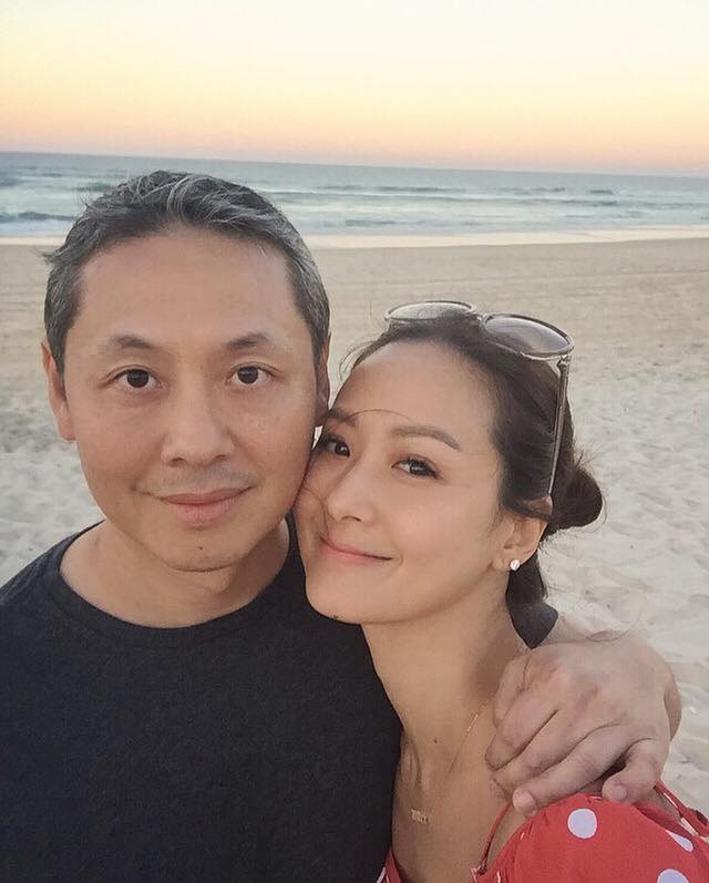岁时她嫁给了青梅竹马的恋人,台湾三侨集团董事长廖伟志的儿子廖镇汉