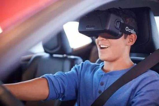 英特尔携手华纳兄弟：共推自动驾驶VR娱乐平台