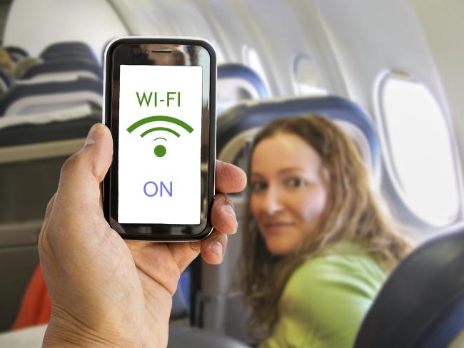 航班紧急迫降 因一乘客把wifi热点设成了这个