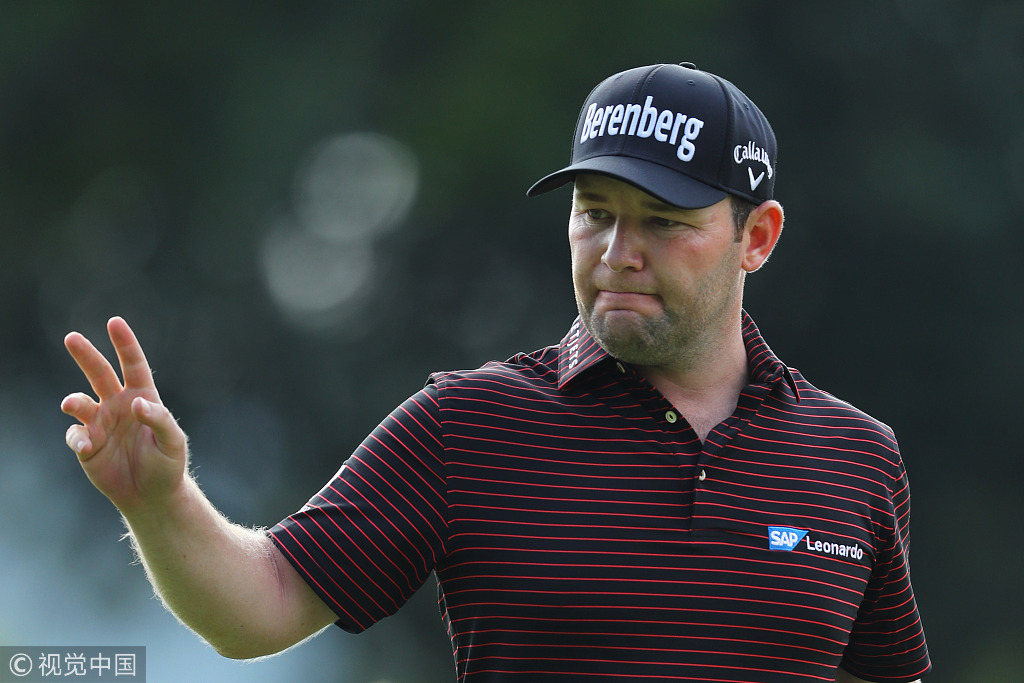 南非公开赛首轮双人并列领跑 格雷斯猛擒三只