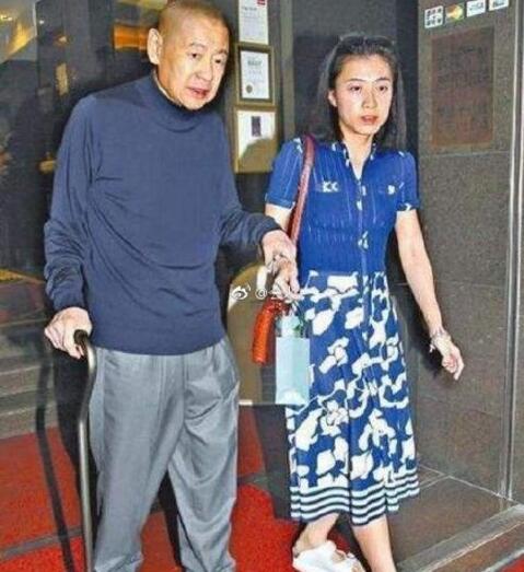 甘比剖腹产生下第三胎女儿，刘銮雄66岁再当爸