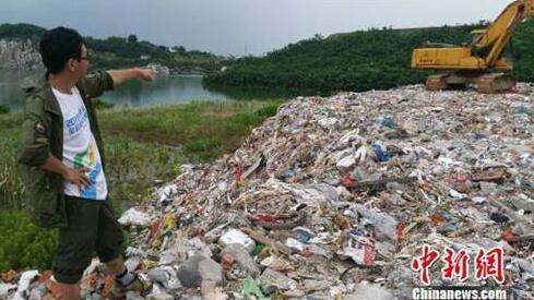 安徽通报“近万吨垃圾倾倒长江”：8艘船已被押返