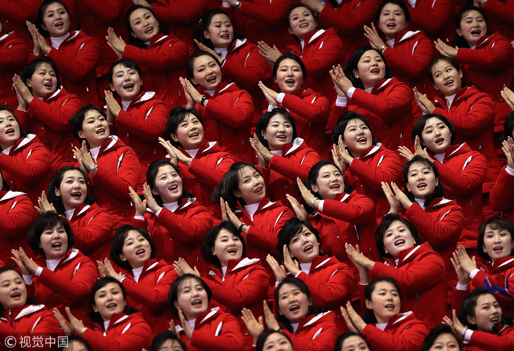 微笑杀!朝鲜拉拉队员热情对凤凰网体育招手_凤凰体育