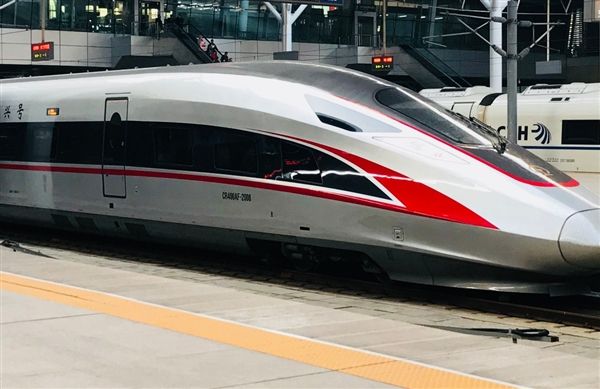 京沪高铁最快将仅需4时18分！复兴号4月10日起扩容提速