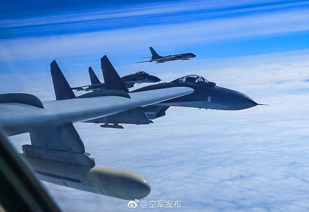 3月，中国空军轰-6K等多型战机远洋训练战巡南海！