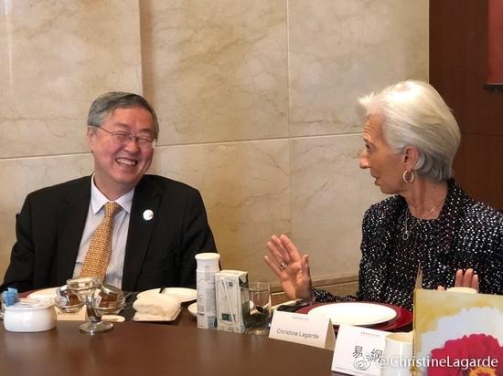 IMF总裁与中国两任央行行长参加宴会 说了这些话(图)