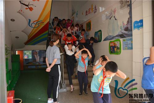 ֣���ж���·Сѧ���ֺ���С�� Ԥ��Ҫ��ʱ