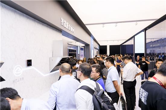 方太2018新品发布会推出全新一代智能风魔方