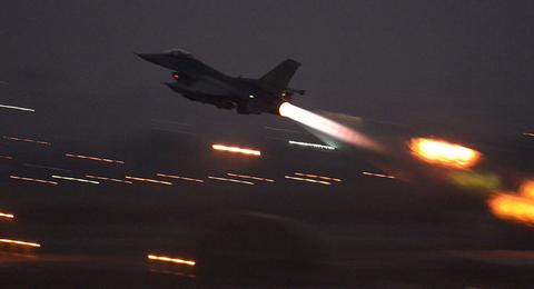 美国打击叙利亚政府军阵地