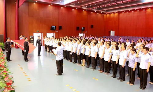 不忘初心跟党走 重整行装再出发--榆林中院召开庆祝建党97周年暨新党员入党宣誓大会