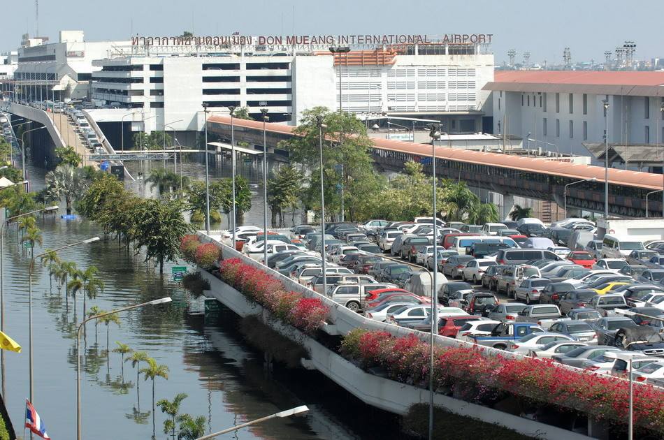 涉嫌向中国游客索取小费 曼谷廊曼机场4名官员降职