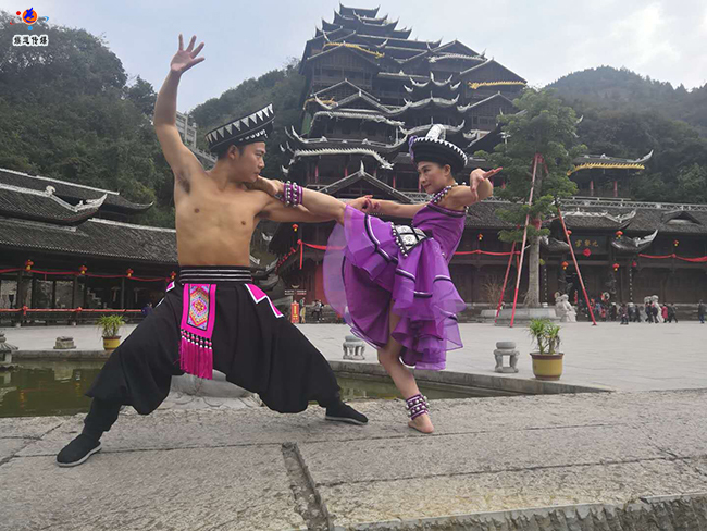 中国舞蹈家夏冰双人舞(力与柔造型一)