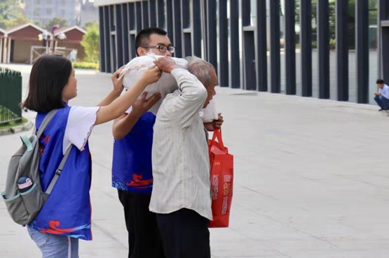 青春志愿行 服务暖人心