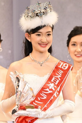 21岁高学历女生赢得2019日本小姐 日网友:才色兼备