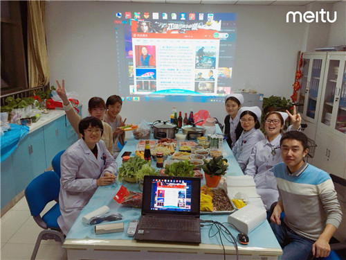 阜阳:最美敬业福,送给春节不放假的医务工作者