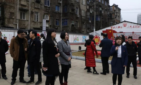 青山湖区党建"三看"活动走进上海路街道党建文化主题公园