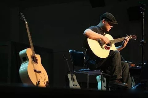 岸部真明曲子难度排行_岸部真明签名款民谣指弹吉他入住云南丽江