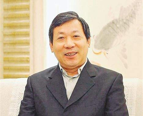 熊雪任重庆市政府党组成员