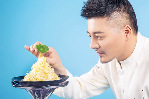 阿勇美食开创“中国功夫融合菜”的先河 让健康食材留在餐桌上