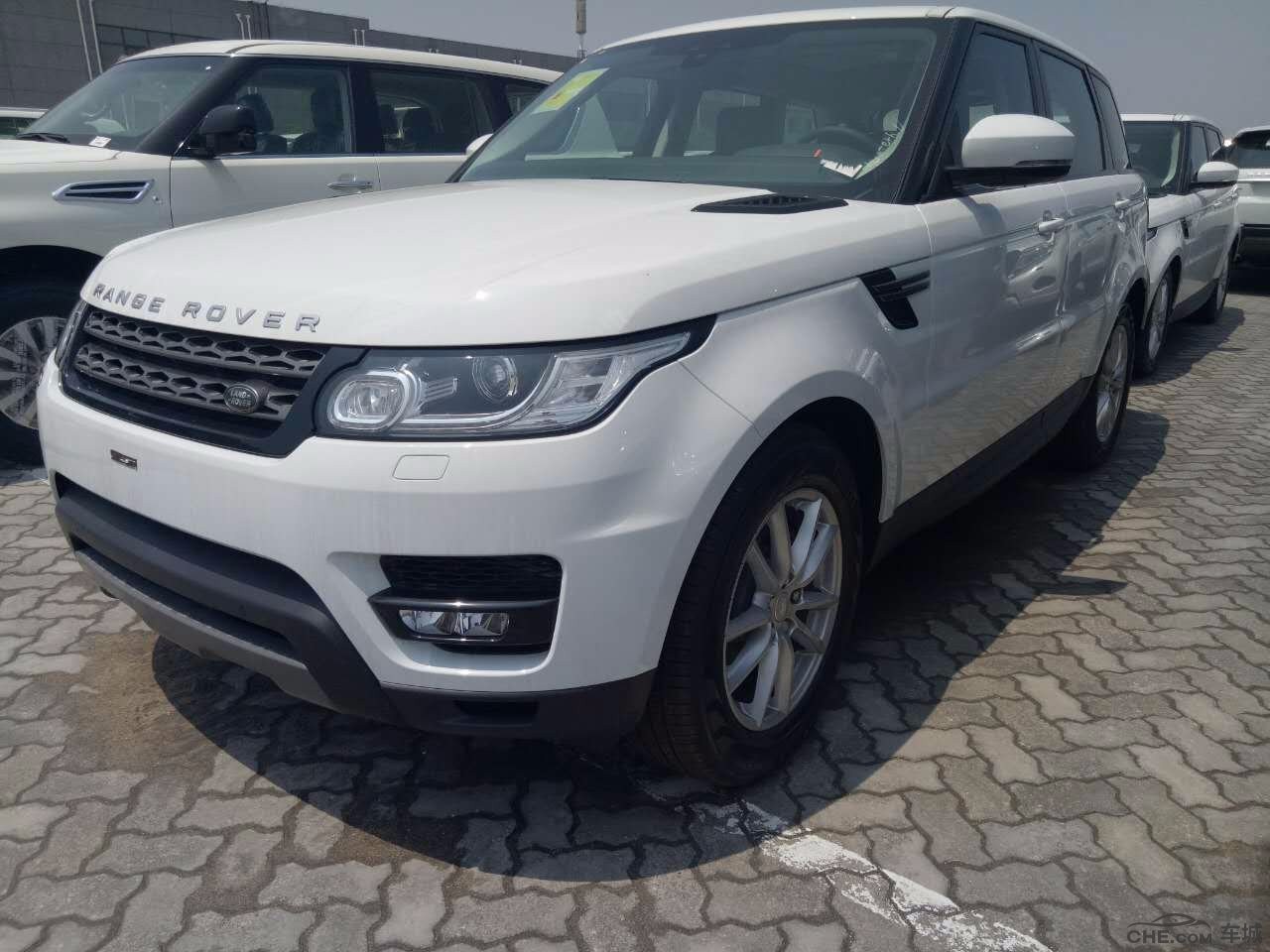 2017款路虎揽胜运动版天津港口专业批发零售24小时购车咨询热线：186 2277 9151 郭经理（同微信 销售全国 可贷款提车 ）