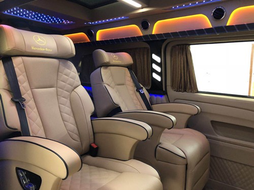 奔驰威霆双开门改装高顶了 高顶带卫星