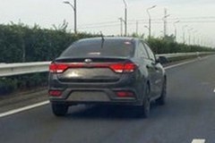 全新起亚K2最新谍照曝光 将于11月亮相