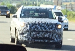 Jeep全新SUV谍照 9速变速器+增压发动机