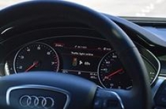 奥迪灯厂名不虚传 连红绿灯也不放过？