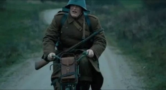 开不了坦克？那就骑自行车上战场吧！