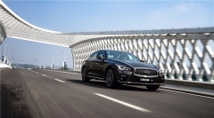 用汽车方向盘开飞机是种怎样的体验？